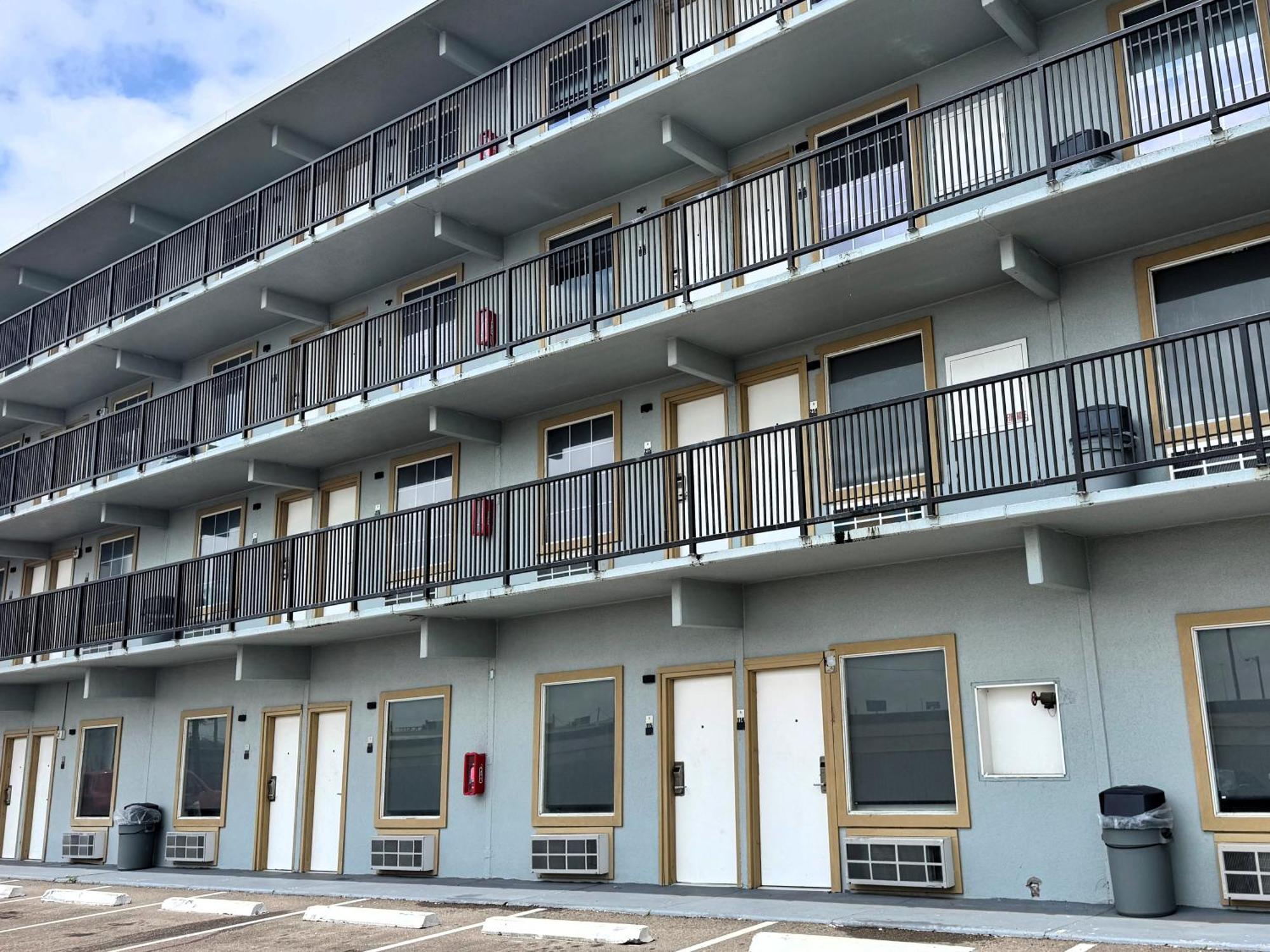 Super 8 By Wyndham Corpus Christi Airport Exterior foto