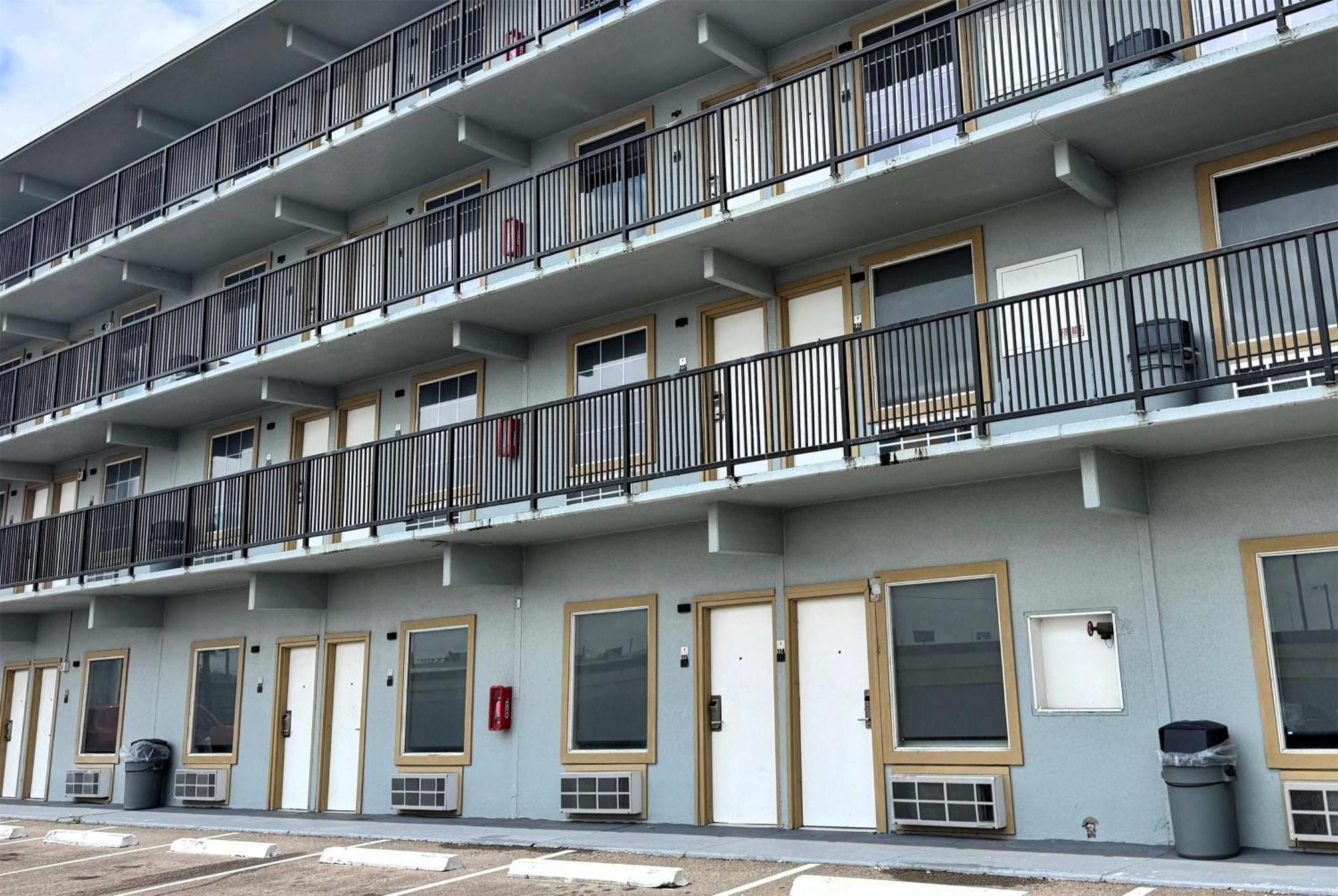 Super 8 By Wyndham Corpus Christi Airport Exterior foto